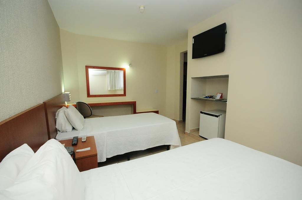 Hotel Riviera Aracatuba  Bagian luar foto