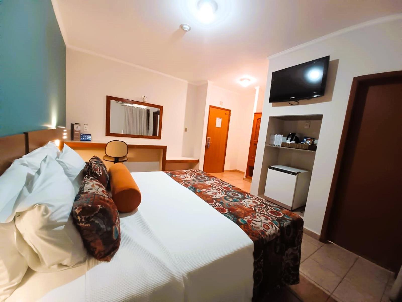 Hotel Riviera Aracatuba  Bagian luar foto